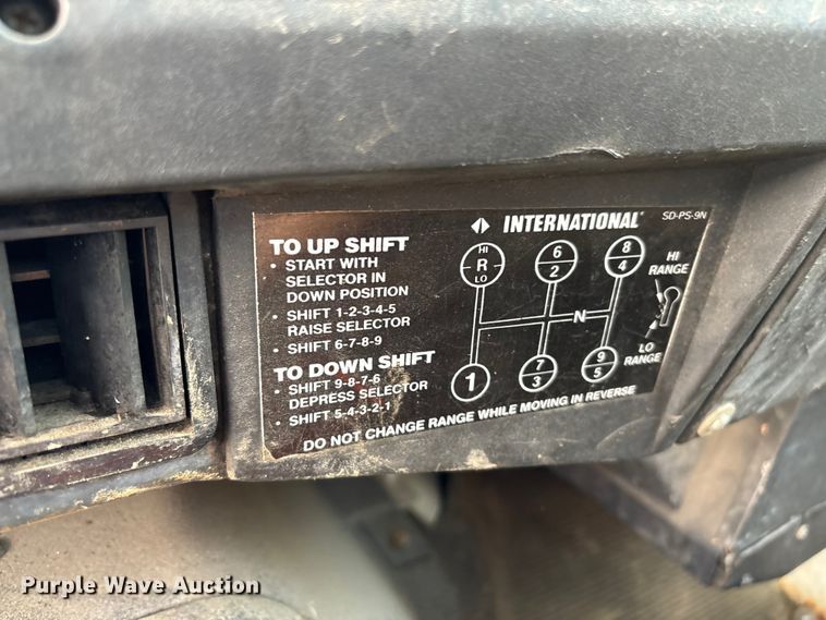 image for item ET8666 1997 International F-4900 crane truck