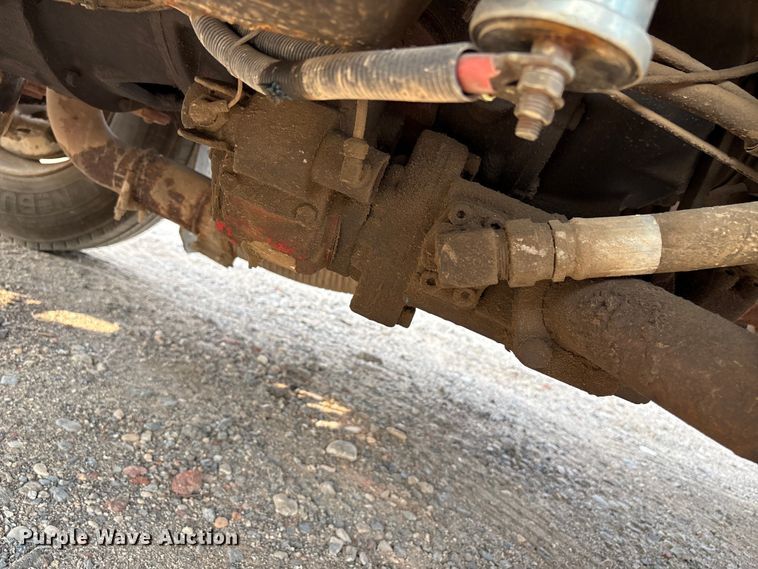 image for item ET8666 1997 International F-4900 crane truck