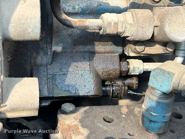 image for item ET8666 1997 International F-4900 crane truck