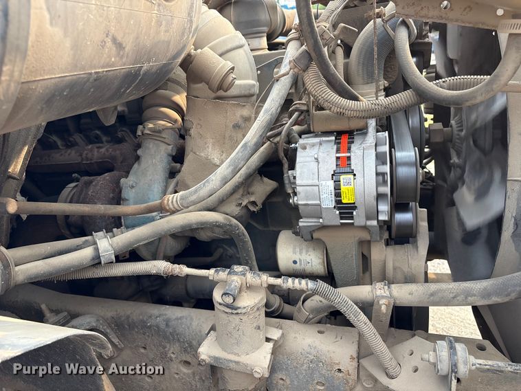 image for item ET8666 1997 International F-4900 crane truck