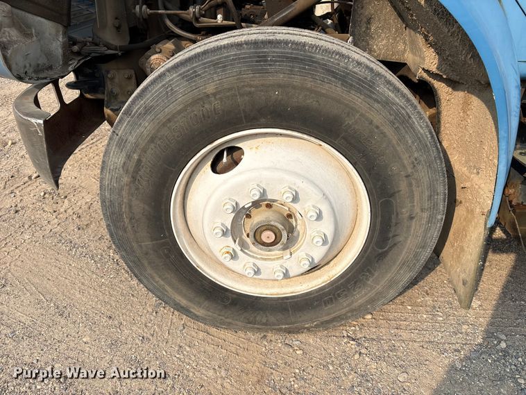 image for item ET8666 1997 International F-4900 crane truck