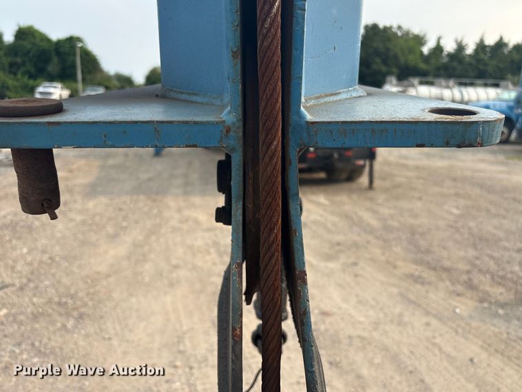 image for item ET8666 1997 International F-4900 crane truck