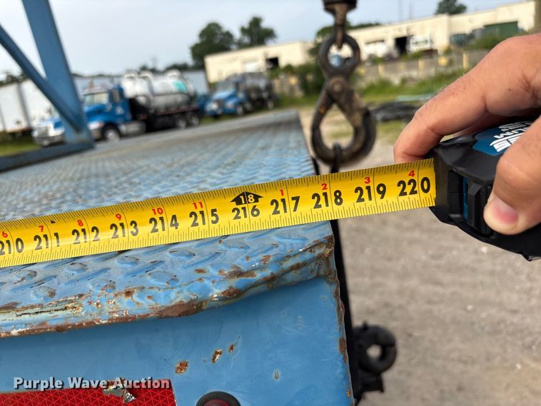image for item ET8666 1997 International F-4900 crane truck