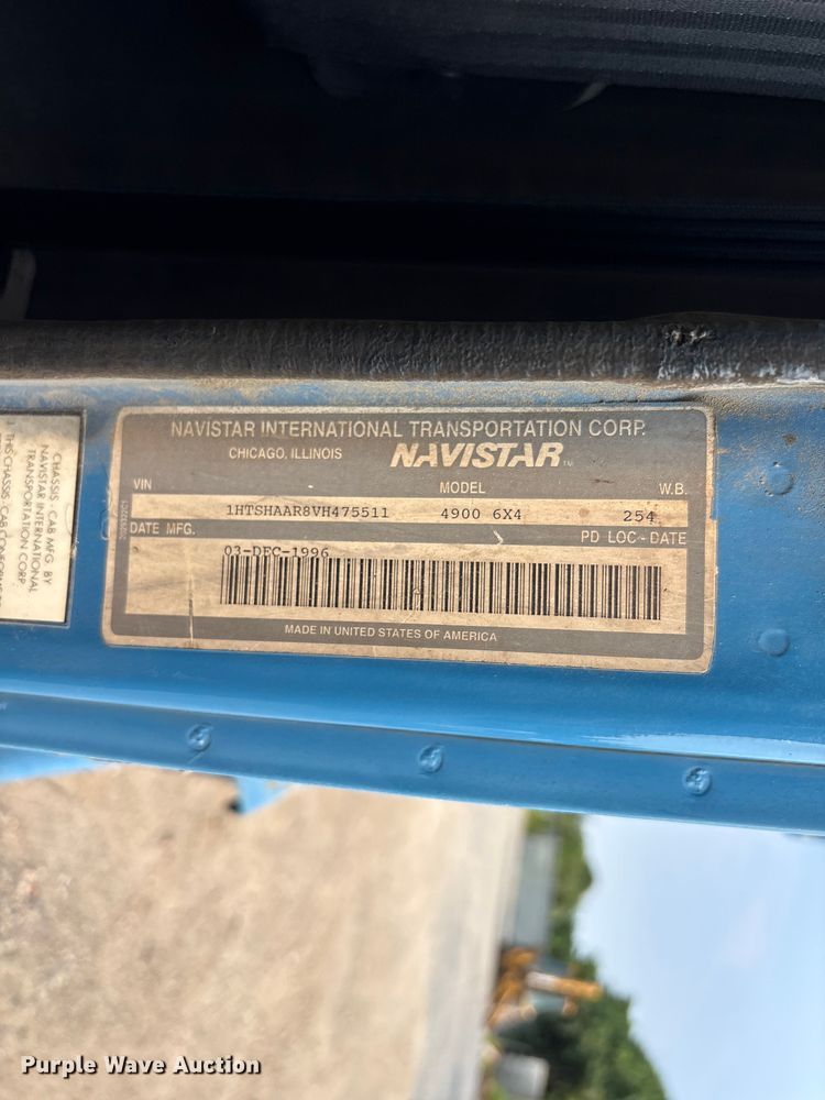 image for item ET8666 1997 International F-4900 crane truck