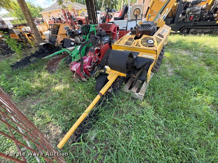 image for item EU0798 2006 Vermeer TR200 trencher