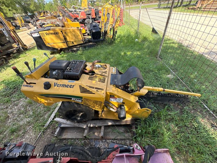 image for item EU0798 2006 Vermeer TR200 trencher