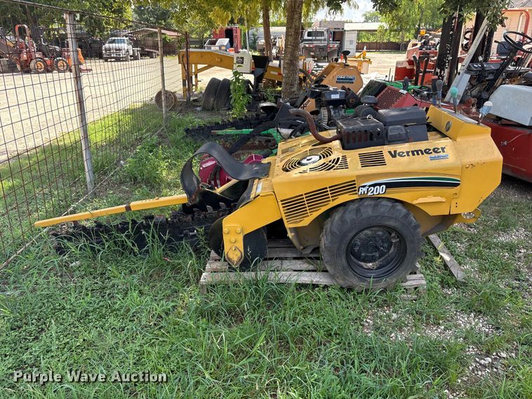 image for item EU0798 2006 Vermeer TR200 trencher