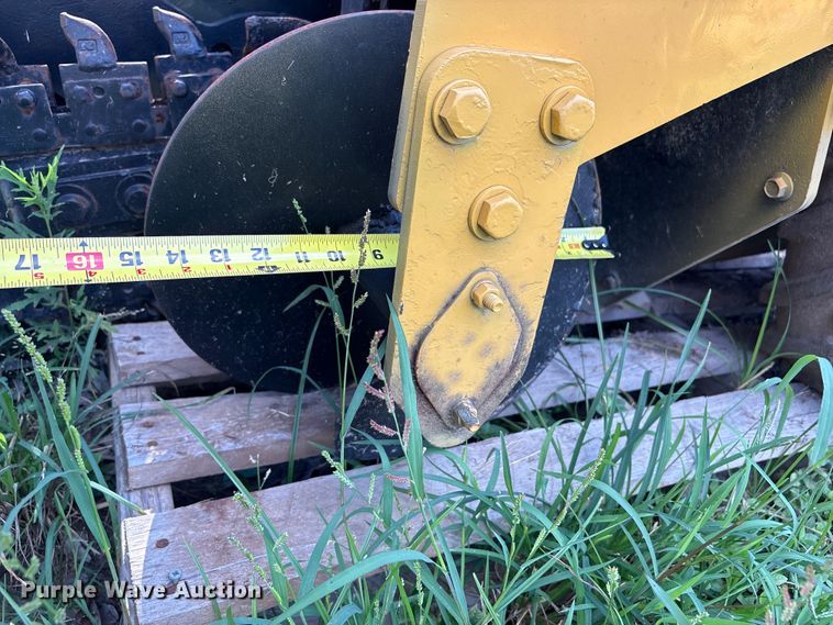 image for item EU0798 2006 Vermeer TR200 trencher