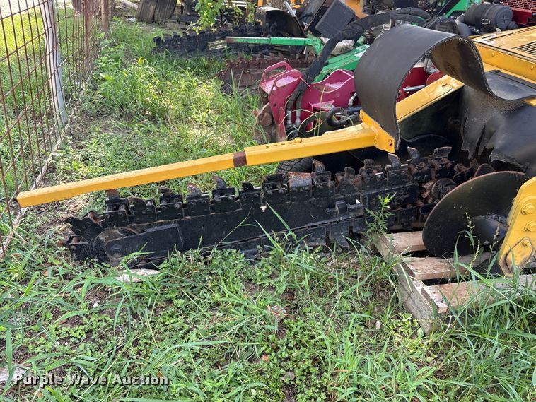 image for item EU0798 2006 Vermeer TR200 trencher