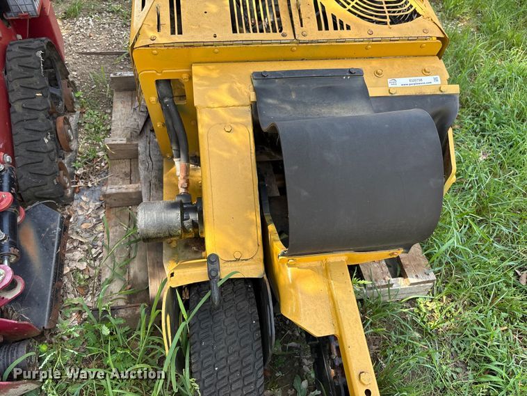 image for item EU0798 2006 Vermeer TR200 trencher