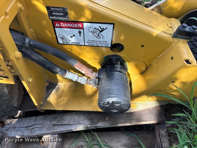 image for item EU0798 2006 Vermeer TR200 trencher