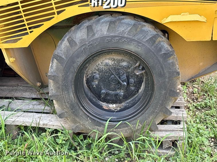 image for item EU0798 2006 Vermeer TR200 trencher