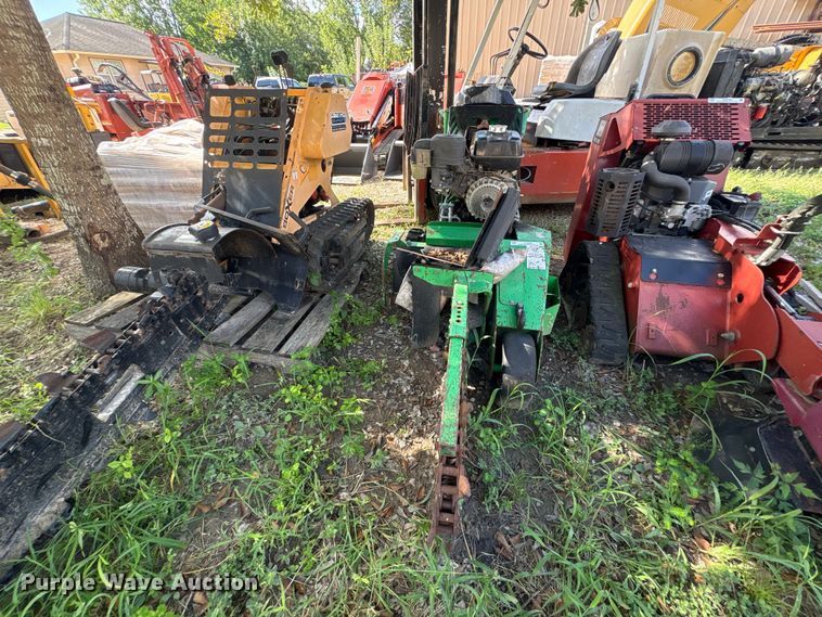 image for item EU0800 2015 Vermeer RTX100 trencher