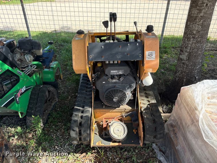 image for item EU0801 2008 Boxer 118 trencher