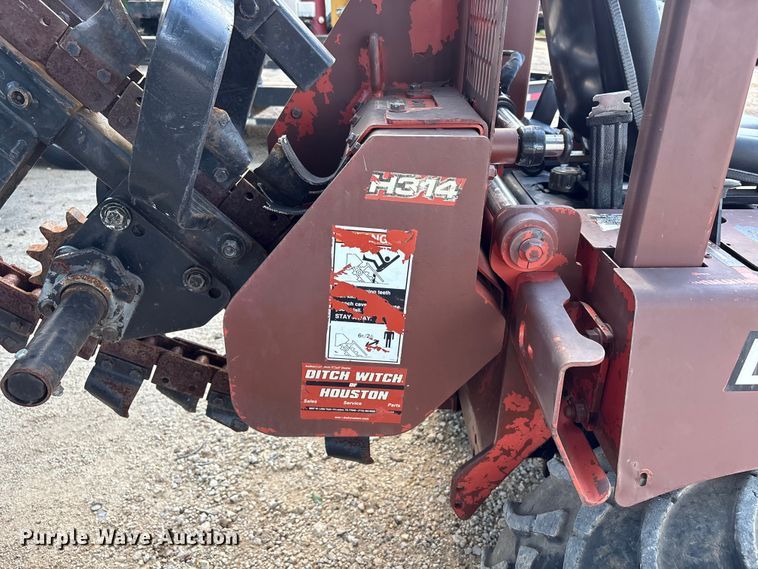 image for item EU0803 2000 Ditch Witch RT45 trencher