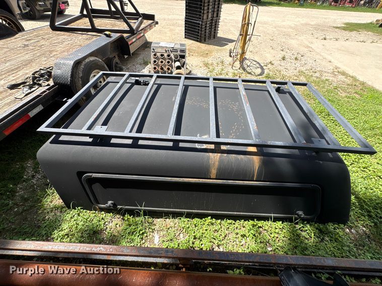image for item EU0805 Pickup truck topper 