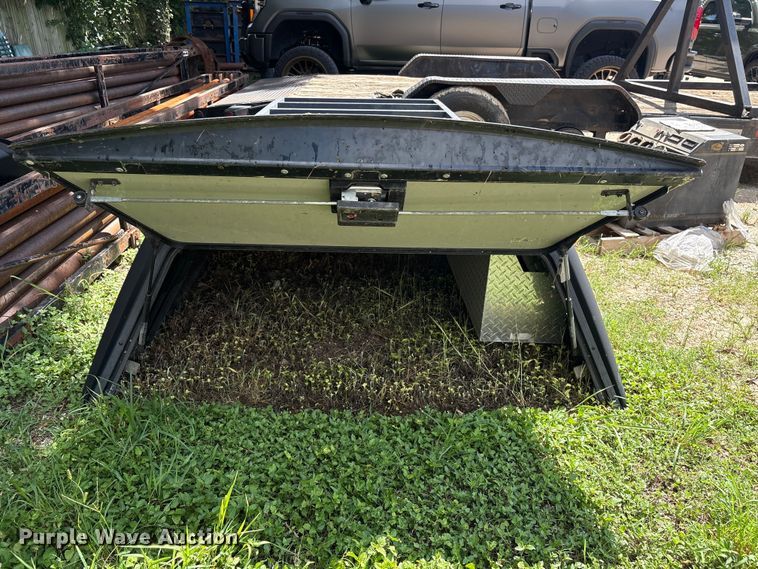 image for item EU0805 Pickup truck topper 