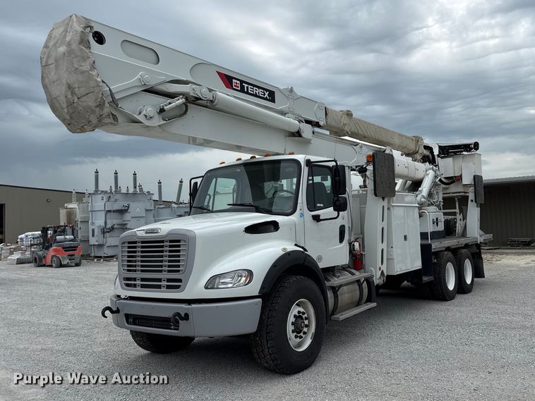 2014 Freightliner Business Class M2 bucket truck