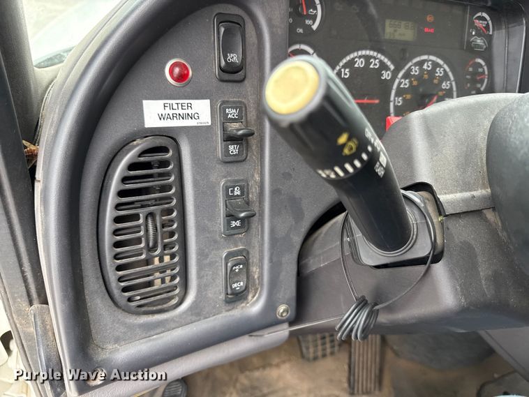 image for item EV6052 2014 Freightliner Business Class M2 bucket truck