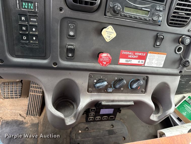image for item EV6052 2014 Freightliner Business Class M2 bucket truck