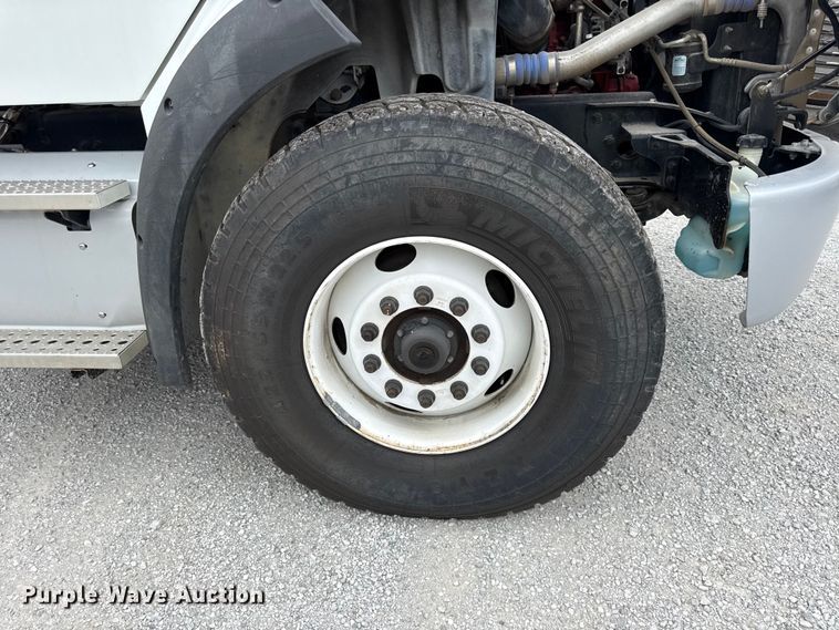 image for item EV6052 2014 Freightliner Business Class M2 bucket truck