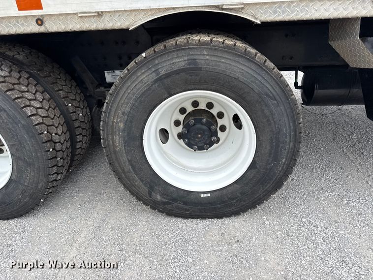 image for item EV6052 2014 Freightliner Business Class M2 bucket truck