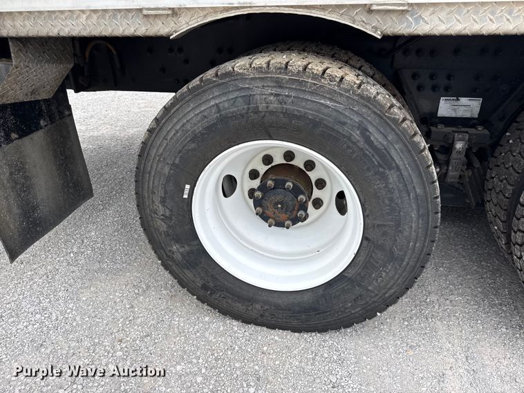 image for item EV6052 2014 Freightliner Business Class M2 bucket truck