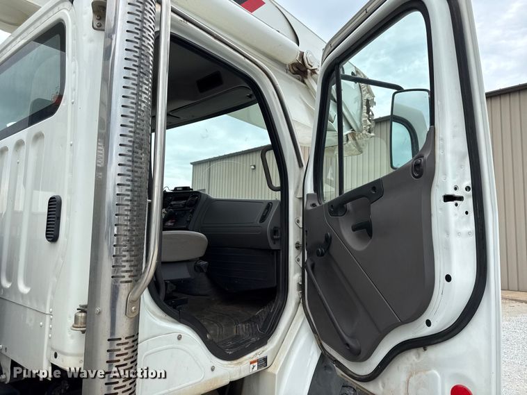 image for item EV6054 2014 Freightliner Business Class M2 bucket truck