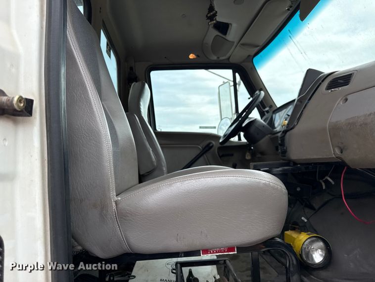 image for item EV6055 2007 Sterling L-Line digger derrick truck