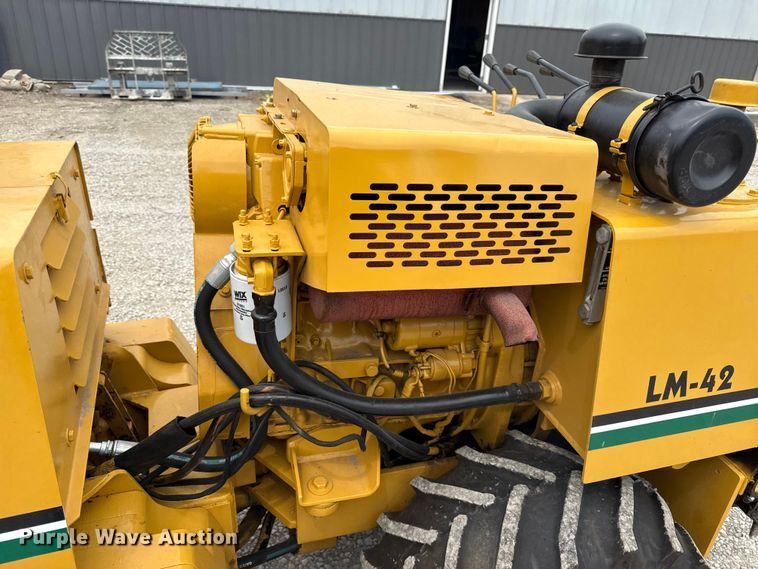 image for item EV6076 1996 Vermeer LM-42 trencher