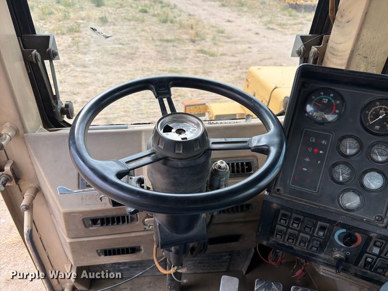 image for item EW2168 1998 Caterpillar 627F scraper