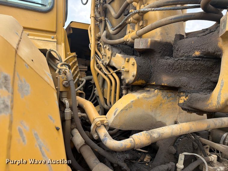 image for item EW2169 1998 Caterpillar 627F scraper