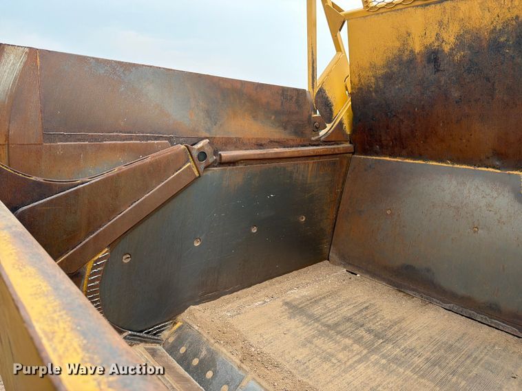 image for item EW2169 1998 Caterpillar 627F scraper