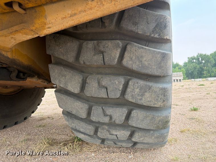 image for item EW2169 1998 Caterpillar 627F scraper