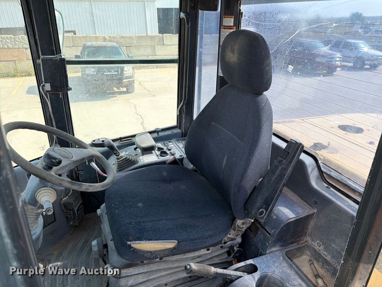 image for item EW8624 2007 Komatsu WA250L-5 wheel loader