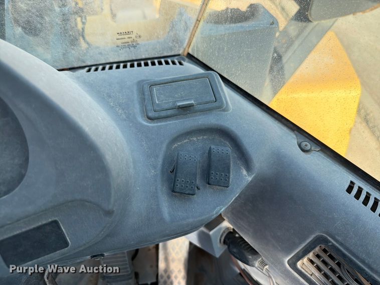 image for item EW8624 2007 Komatsu WA250L-5 wheel loader