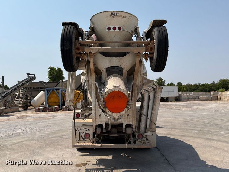 image for item EW8625 2017 Peterbilt 567 ready mix truck