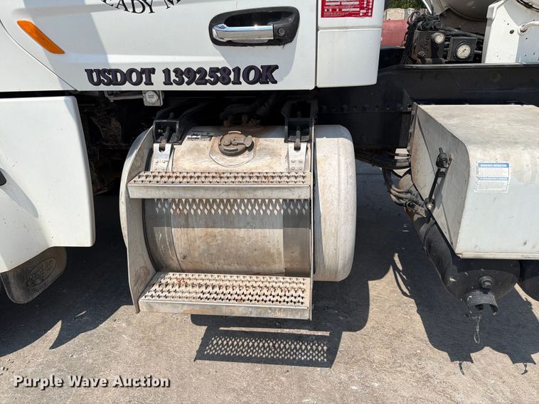 image for item EW8625 2017 Peterbilt 567 ready mix truck
