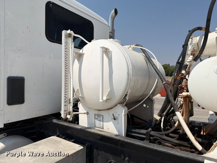 image for item EW8625 2017 Peterbilt 567 ready mix truck