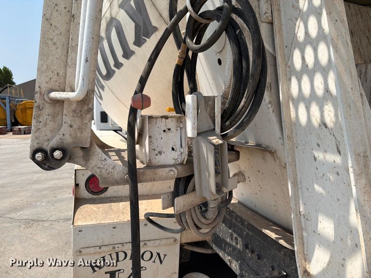 image for item EW8625 2017 Peterbilt 567 ready mix truck