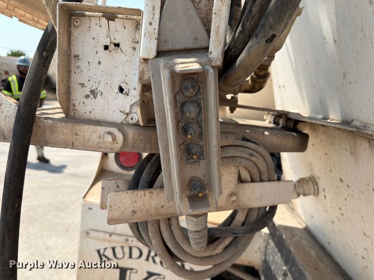 image for item EW8625 2017 Peterbilt 567 ready mix truck