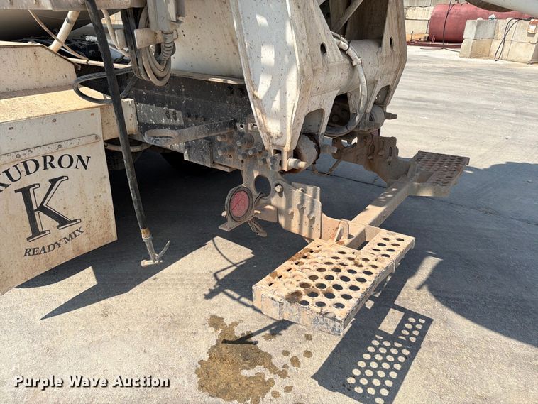 image for item EW8625 2017 Peterbilt 567 ready mix truck