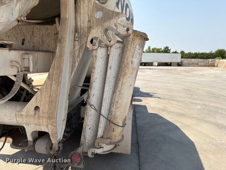 image for item EW8625 2017 Peterbilt 567 ready mix truck