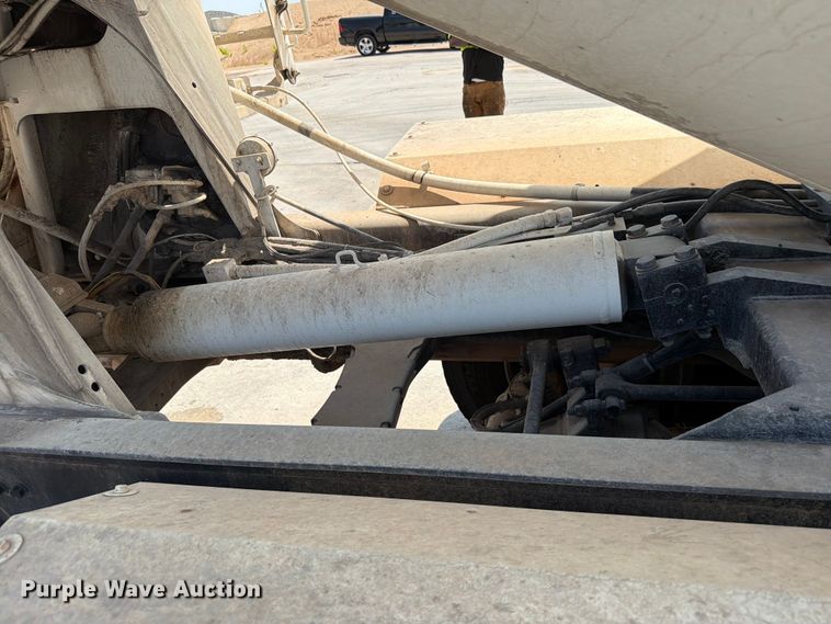 image for item EW8625 2017 Peterbilt 567 ready mix truck