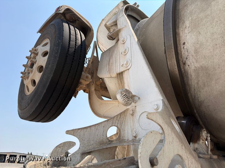image for item EW8625 2017 Peterbilt 567 ready mix truck