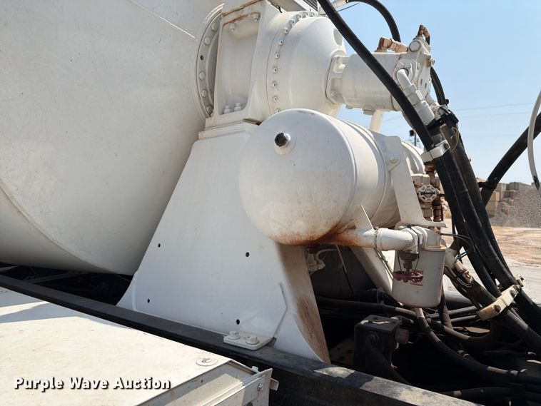 image for item EW8625 2017 Peterbilt 567 ready mix truck