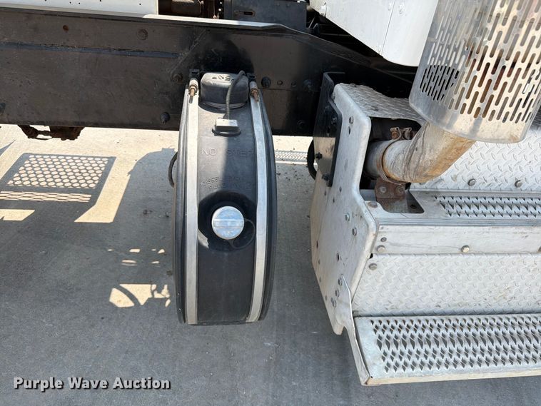 image for item EW8625 2017 Peterbilt 567 ready mix truck