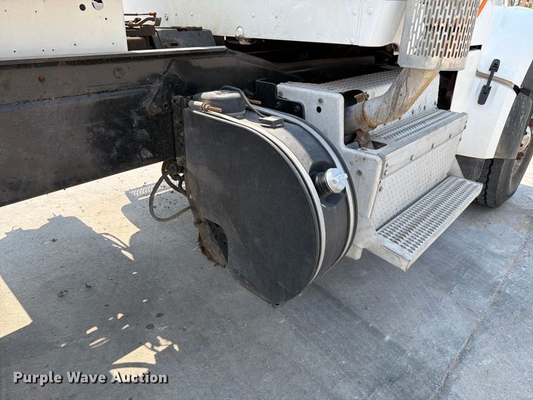 image for item EW8625 2017 Peterbilt 567 ready mix truck