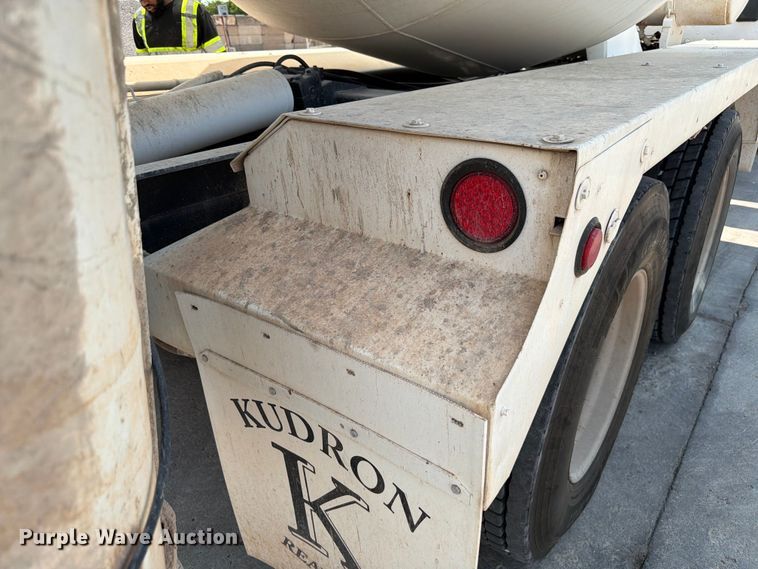 image for item EW8625 2017 Peterbilt 567 ready mix truck