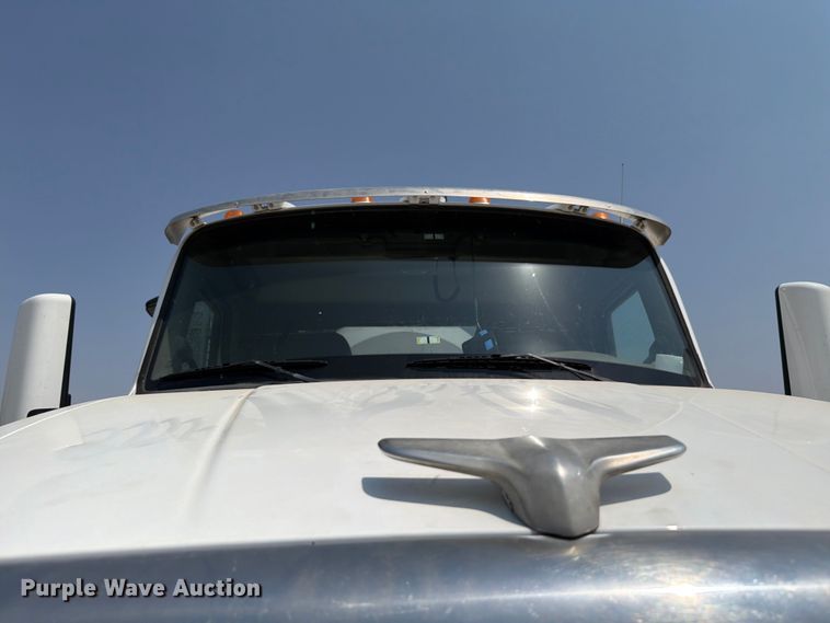 image for item EW8625 2017 Peterbilt 567 ready mix truck